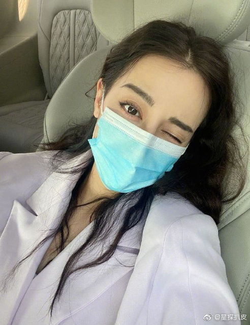  迪丽热巴说自拍拿不出手迪丽热巴太会说了吧