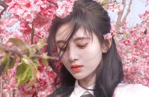  鞠婧祎拍度假照自带十级柔光,被虫子吓到后,撒娇表情过于可爱了