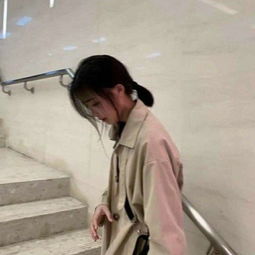  高冷伤感女生头像明知是错的还要坚持