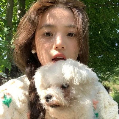  男女生抱狗头像,抱狗狗的真人头像