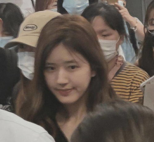 女生头像图片戴口罩可爱