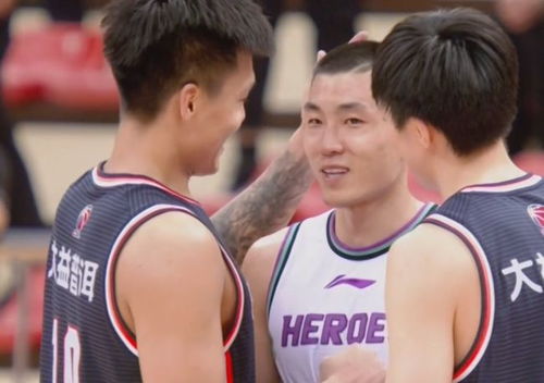  气氛担当赵睿会讲英文吗辽宁广东球迷以身作则友谊排第一