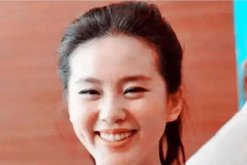  同样是大笑,林心如丑,赵丽颖丑,杨紫丑,而她是好看