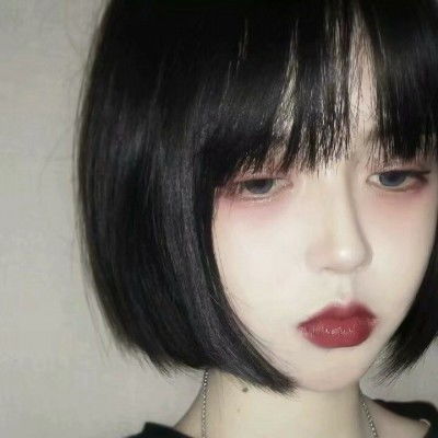  简约时尚的女生微博头像