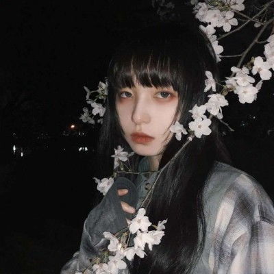  网易云热评那天和他出去玩,我想喝奶茶,他仅仅只有十块钱了,他去