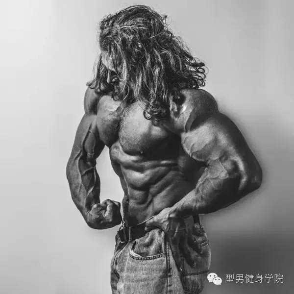  1米8的巨型肌肉男,他就是传说中的金毛狮王么