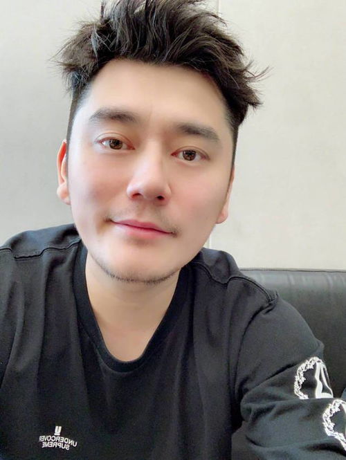  举报钱枫女子身份曝光,疑用同一只猫做头像,曾是王思聪签约主播