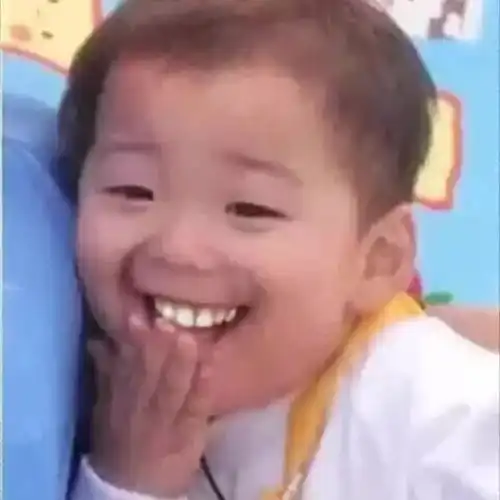 牙痛难受表情包牙齿