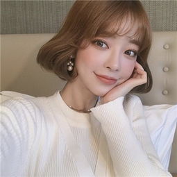  2018最新好看的女生头像高清爱一个人或许要慷慨