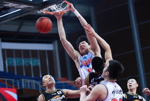  央视5直播cba疆辽大战,杨鸣骂人看人下菜碟,新疆队还能争冠吗