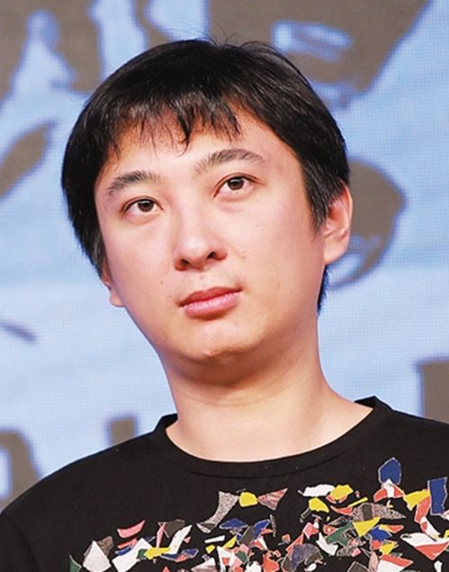  吉利公子哥坐拥1100亿,富过王思聪却比他低调,出门只开帝豪