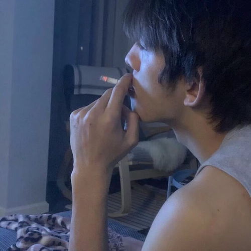  男生头像保持对生活的爱与热忱