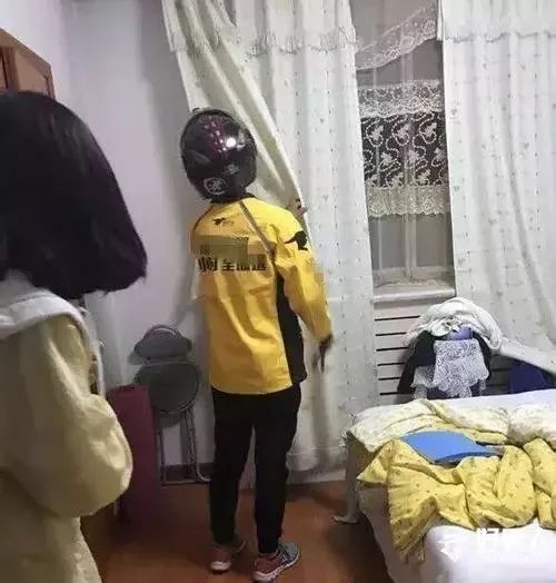  气炸珠海外卖小哥惨遭毒打公安部门立马捉拿嫌疑人