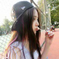  求女生头像,戴帽子的,又拽又有点小清新