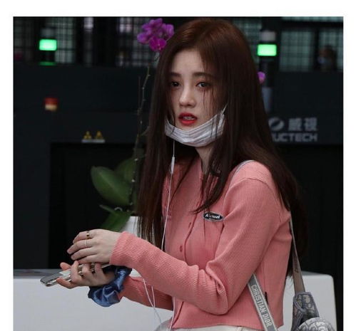  鞠婧祎机场不戴口罩,被质疑故意摆拍,楚楚可怜的样子反被吐槽