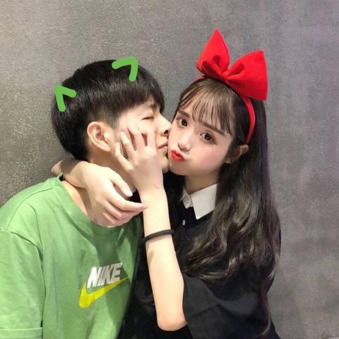 夫妻情侣头像一人一半 