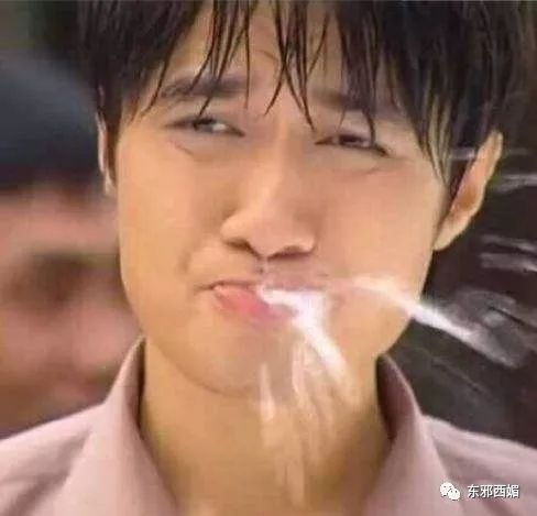 王嘉尔图片亲亲表情包笑