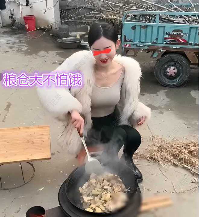  女子请相亲男子吃鸡,穿打底衫获好感,网友这女子有99个心眼