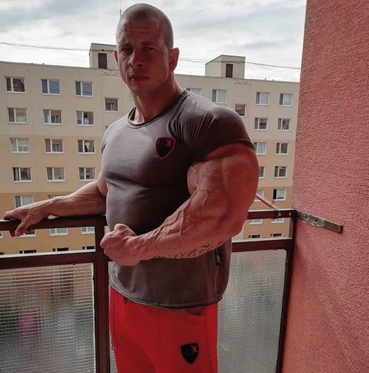  大气晚成的肌肉男,去年才打比赛,自认不输奥赛冠军肖恩罗登