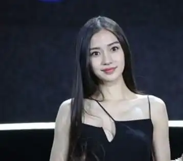  angelababy的裙子火了,网友裙子上的孔没连上,肯定被人陷害的