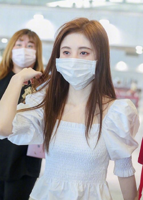  从四千年一遇的美女,到戴口罩都被吐槽,鞠婧祎一步步败光好感