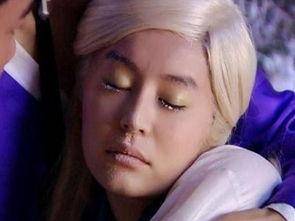  女星白发造型,赵丽颖乖巧,宋茜很仙,她看了让人热血沸腾