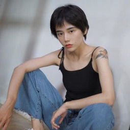  元气气质闺蜜头像我们是好朋友,好朋友之间,拿什么分手