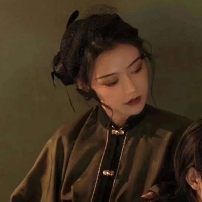  暧昧上头的那几秒,像极了爱情