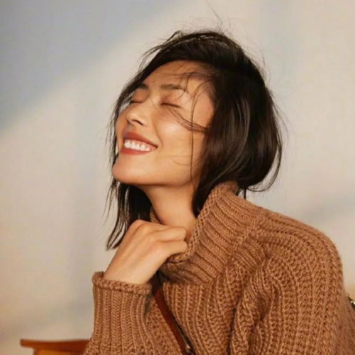  刘雯头像杂乱的生活里带点笑意