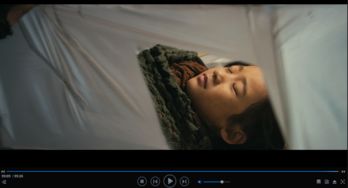  白发魔女传之明月天国演员表后面的王学兵和那个小女孩儿的剧情什么意思