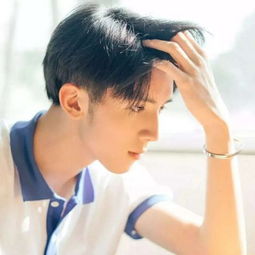  男生侧颜杀