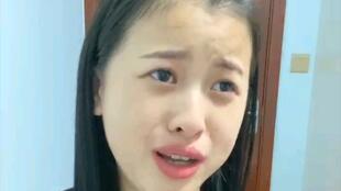  得知二娃当爹婆婆开心得合不拢嘴,中午做一盘两面黄豆腐,太解馋