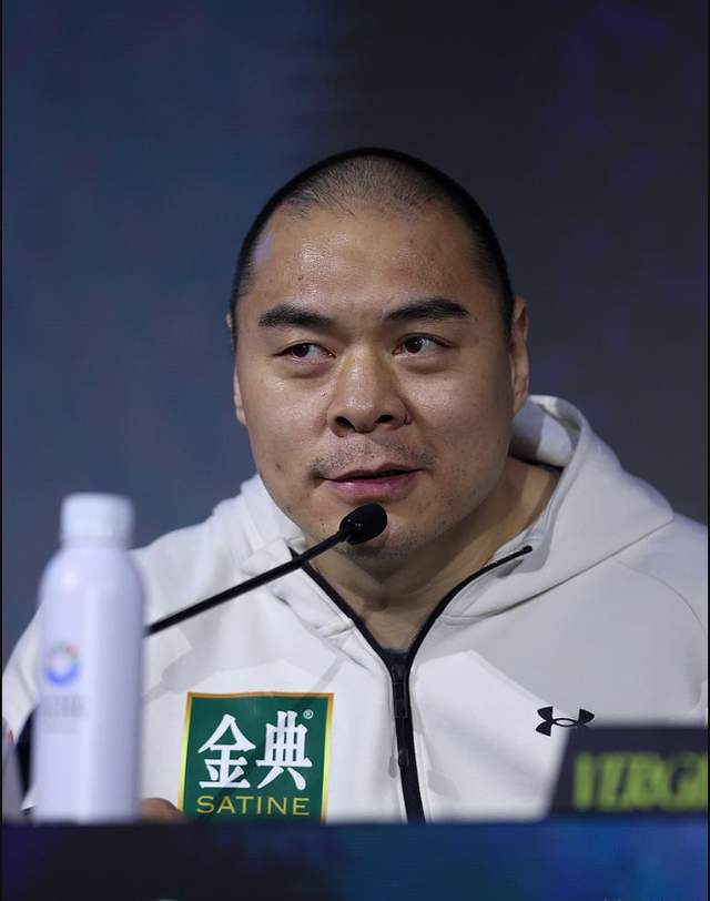  张志磊肠子悔青wbo要求乌西克放弃金腰带,帕克或躺赢世界冠军