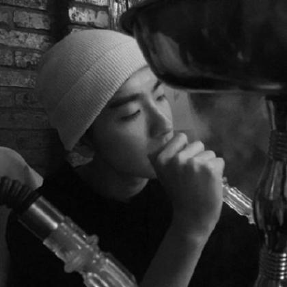  假装擅长一个人装冷酷,男生霸气黑白头像