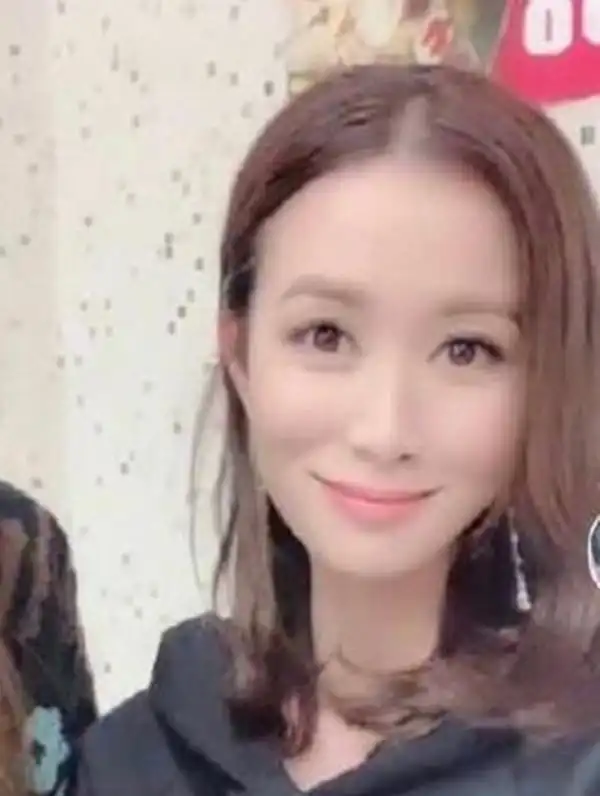  笑不活了袁咏仪遇网红滤镜变大眼锥子脸,被侃连张智霖都认不出