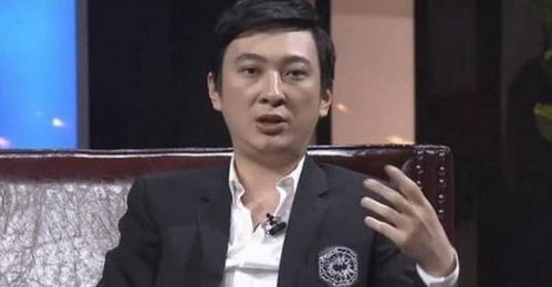  王思聪参加展览被保安呵斥碰坏了你赔不起,校长一个表情教做人