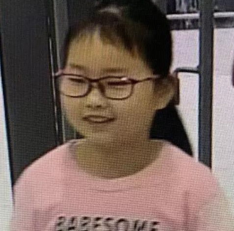  扑朔迷离租客带走女童,爷爷轻信了,4天后两人自杀,孙女失踪孩子