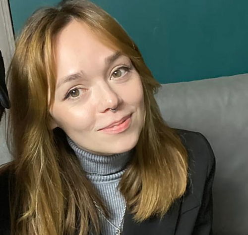  俄罗斯美女嫁贵州穷小伙,不到一年离世,网友查查有无意外险