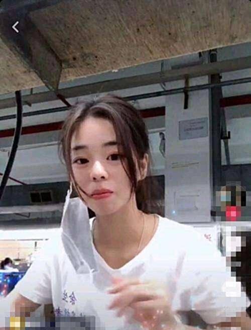  最美厂妹走红,摘下口罩后,网友们炸开锅了