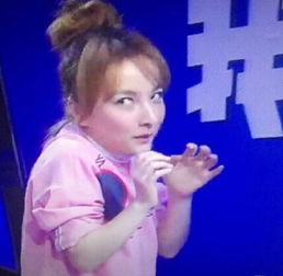  吴昕穿泳衣为韩庚搓澡表情夸张李易峰直言没有喜欢吴昕