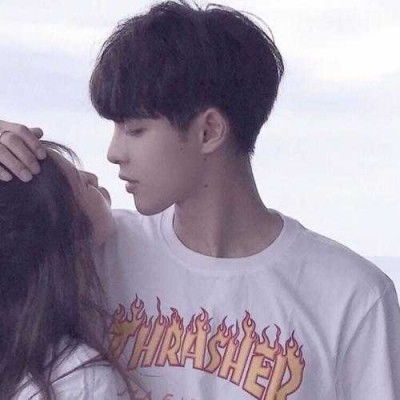 夫妻情侣头像一人一半 
