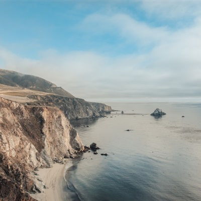  海边风景头像海边陡峭的悬崖图片