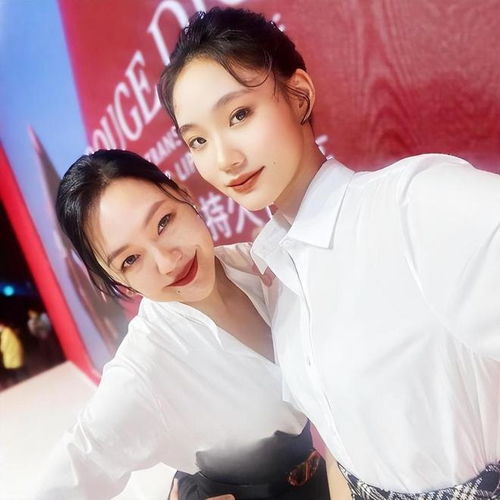  小s女儿广告代言被抵制,母语是英语的人不配赚人民币