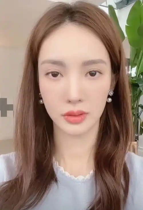  金晨遇到瓶颈上线求助,直呼太难了不顾形象模仿搞怪表情眼神超到位