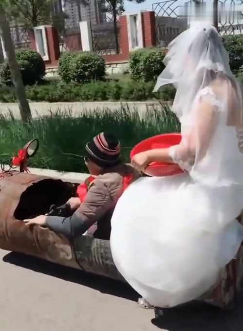  独一无二的婚车,这车改造的真是太牛了,佩服呀