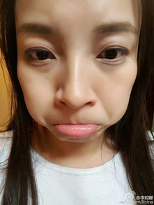  李妮娜扮鬼脸调侃自己网友给娜姐做表情包图福建频道人民网