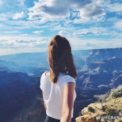 50岁女士背影微信头像
