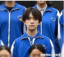  九位男星初高中照蔡徐坤从小帅到大,吴亦凡怎么好像是地包天