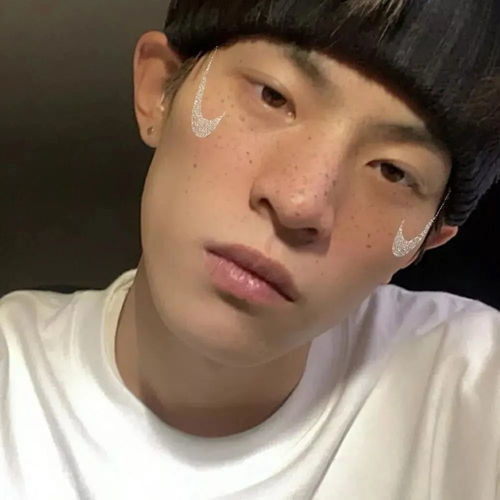  情侣头像要偷偷的努力