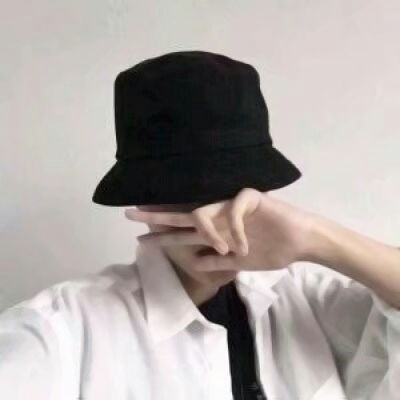  男生真人头像手机挡脸